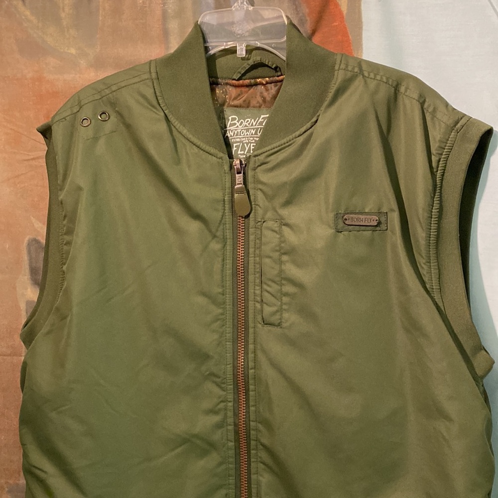 Born Fly puffer vest - Picture 2 of 16